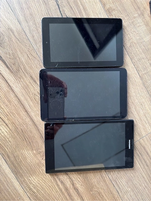 Lot 10 tablete vechi defecte pentru piese reparații (iPad, Samsung, Acer, Amazon)