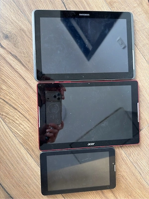 Lot 10 tablete vechi defecte pentru piese reparații (iPad, Samsung, Acer, Amazon) - imagine 2