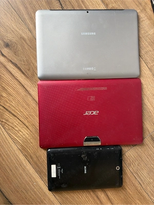 Lot 10 tablete vechi defecte pentru piese reparații (iPad, Samsung, Acer, Amazon) - imagine 5