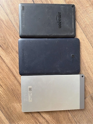 Lot 10 tablete vechi defecte pentru piese reparații (iPad, Samsung, Acer, Amazon) - imagine 3