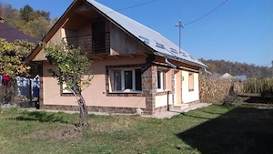 Casa cu teren la Piatra Soimului. 