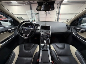 Volvo XC60 2.4 AWD - imagine 14