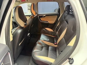 Volvo XC60 2.4 AWD - imagine 13