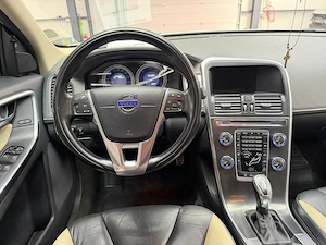 Volvo XC60 2.4 AWD - imagine 15