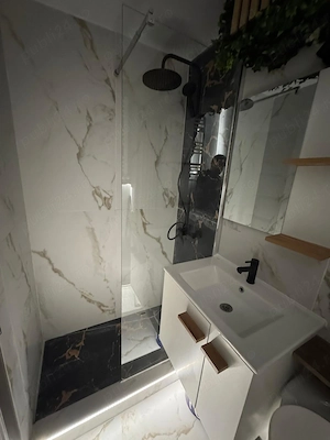 Proprietar vand apartament cu 2 camere, etaj 2