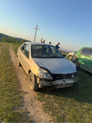 Renault clio 2004 1.4 benzina, Ford Fiesta 1.25 benzina pentru dezmembrat  - imagine 3