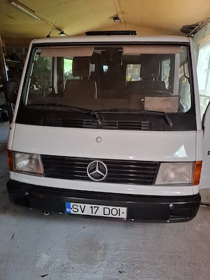 Mercedes MB 100