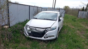 Dezmembrez Honda insight