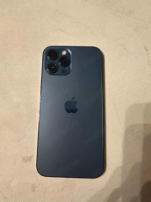 Vând iPhone 12 în stare impecabilă sănătatea la baterie este de 77% dar ține c am toată ziua