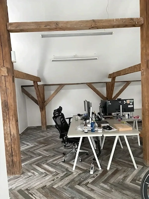 De inchiriat spatiu pentru birouri la mansarda, amenajat lux, cladire istorica in P-ta Unirii