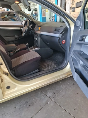 Opel Astra H 1.6 benzină  - imagine 5