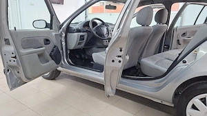 Renault Symbol 1.4i benzină cu 8.000km, condiție de showroom - imagine 9