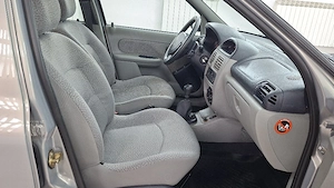 Renault Symbol 1.4i benzină cu 8.000km, condiție de showroom - imagine 6