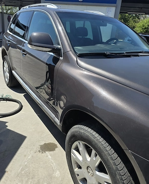 Volkswagen Touareg 2,5 TDI - imagine 4