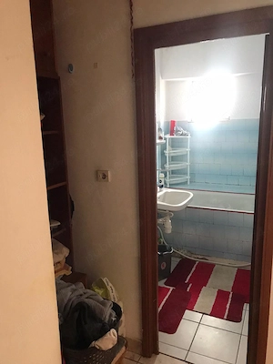 Apartament spațios cu potențial excelent   61 mp, zonă cu multiple facilități - imagine 7