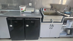 De vanzare- Mobilier si utilaje complete pentru placintarie - imagine 2