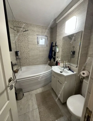 Apartament 3 camere Etaj 2 |  Complexul Studenntesc | Zona Linistita - imagine 5