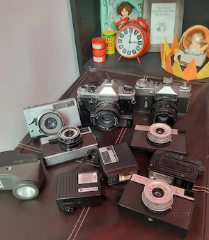 Vând  aparate foto vechi