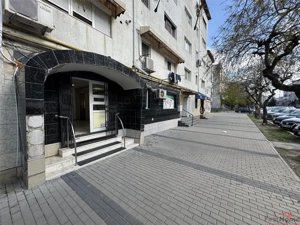 Spatiu Comercial Piata Moldovei Focsani - Fosta FARMACIE - imagine 2