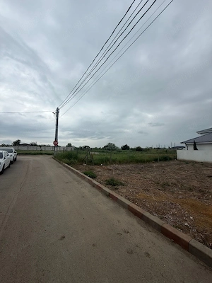 Vând teren intravilan str Mesteacănului colt cu Câmpului 500 metri 