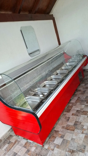 Vitrina frigorifica mezeluri și carne 2.5 m lungime stare buna