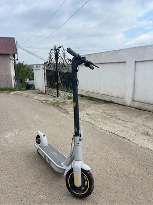 vand Ninebot G30 LE  - imagine 4