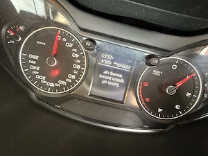 Audi Q5 manual 2.0D de vânzare  - imagine 10