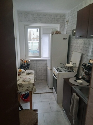Vanzare apartament 2 camere semidecomandat - imagine 3