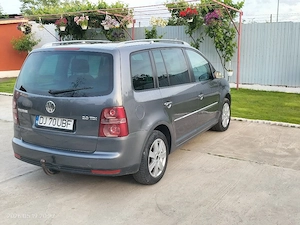 VW Touran automată DSG Motor 2.0 diesel TDI 140 CP  - imagine 4