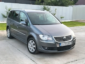 VW Touran automată DSG Motor 2.0 diesel TDI 140 CP  - imagine 2
