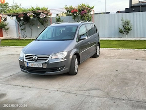 VW Touran automată DSG Motor 2.0 diesel TDI 140 CP  - imagine 3
