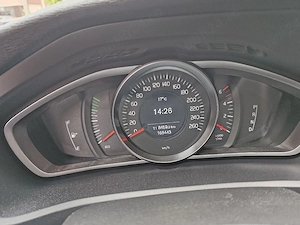 Volvo V40 Cross Country D4 - imagine 2