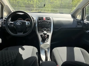 Toyota Auris , an fabricatie 2010 , 128000 Km - imagine 5