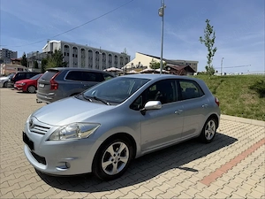 Toyota Auris , an fabricatie 2010 , 128000 Km - imagine 2