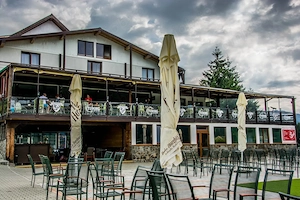 Fisherman's Colibita Resort angajeaza Bucatar - imagine 2