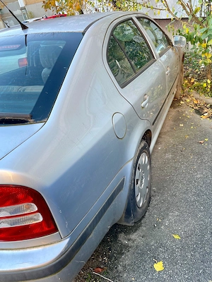 Vând în Lugoj, Skoda Octavia Tour M1 AA berlina, pe motorină, motor AXR, 1.9 TDI, 101 CP, 74 kw - imagine 3