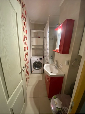Persoana fizică vând Garsoniera tip D zona Rogerius - imagine 5
