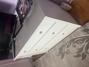 Vând mobilier cameră fete culoare alb stare foarte bună.