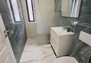 Ap.3 camere - 2 niveluri (scara interioara) - 83mp - bloc nou - mobilat si utilat - parcare inclusa - imagine 7