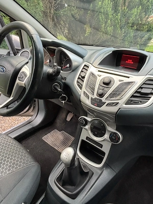 Ford Fiesta gri stare foarte bună  - imagine 4