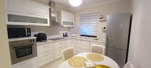 Vila spatioasa, 6 camere, 5 bai, ideala pentru doua familii inrudite, intrari separate - imagine 2