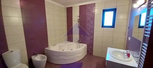 Vila spatioasa, 6 camere, 5 bai, ideala pentru doua familii inrudite, intrari separate - imagine 6