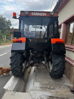 Tractor universal 683dtc 4x4 - imagine 3