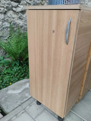 Chiuveta cu blat ,robinet si dulăpior +2 soldați cu ușa