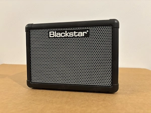 Mini amplificator pentru chitară bass