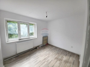 Apartament cu 3 camere de vânzare în zona Maratei