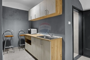 Spațiu comercial/Birou  75 m² de închiriat în zona Central - imagine 7