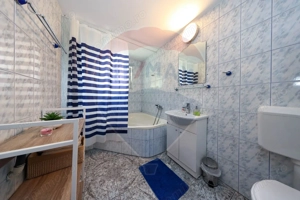 Casa cu gradina si spatiu comercial în zona centrala Secele - imagine 18
