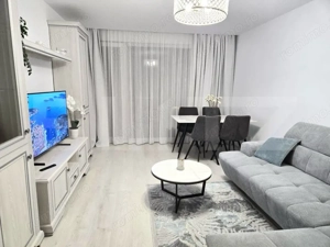 Apartament 2 camere, Urban Coresi, etaj intermediar, loc de parcare si boxa