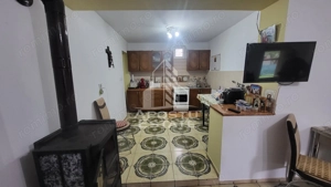 Casa individuala cu 6 camere,2 bai,teren de 1017 mp Pischia Central - imagine 4